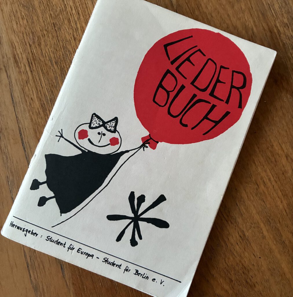 "Liederbuch" Student für Europa -- internationale und sozialistische Folklore